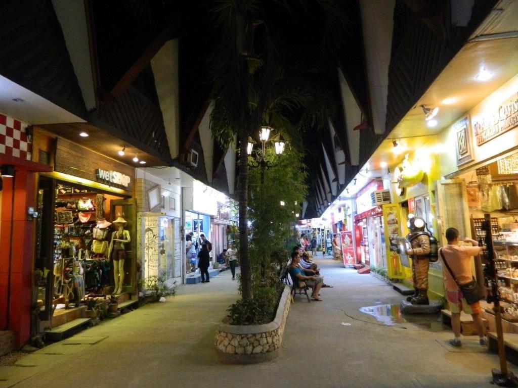 Fat Jimmy'S Hotel Boracay Balabag  Eksteriør billede